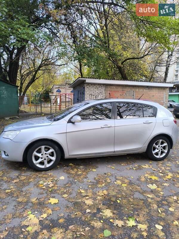 Хэтчбек Geely Emgrand 7 (EC7) 2014 в Киеве