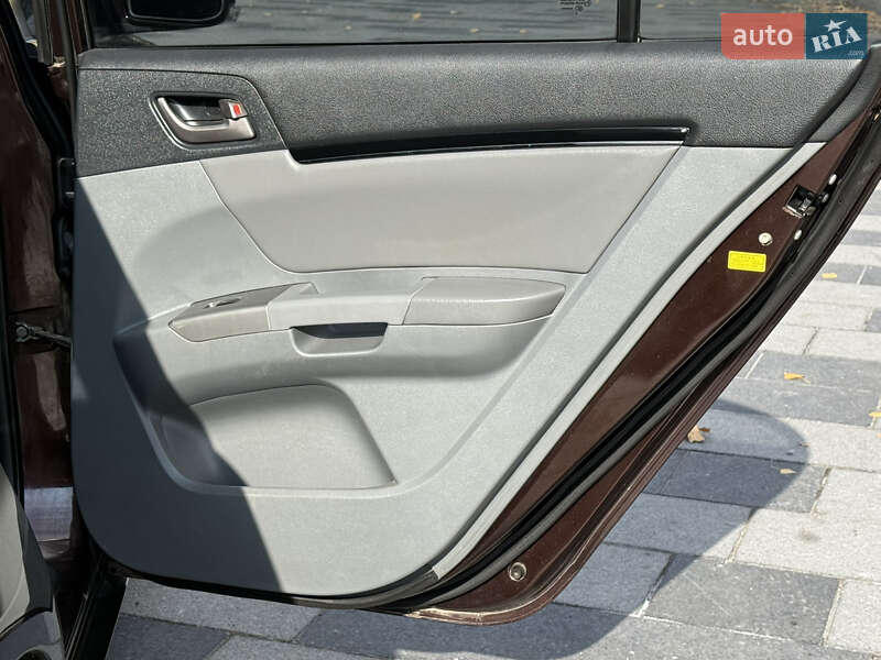 Седан Geely Emgrand 7 (EC7) 2012 в Дніпрі