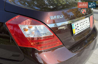 Седан Geely Emgrand 7 (EC7) 2012 в 