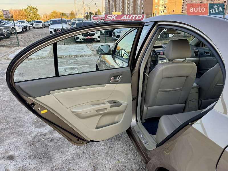 Седан Geely Emgrand 7 (EC7) 2012 в Киеве