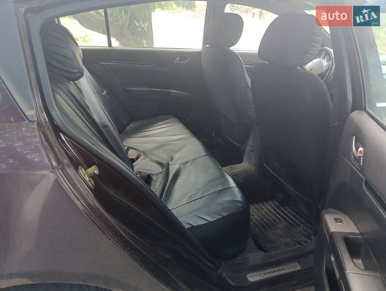 Хэтчбек Geely Emgrand 7 (EC7) 2012 в Славянске