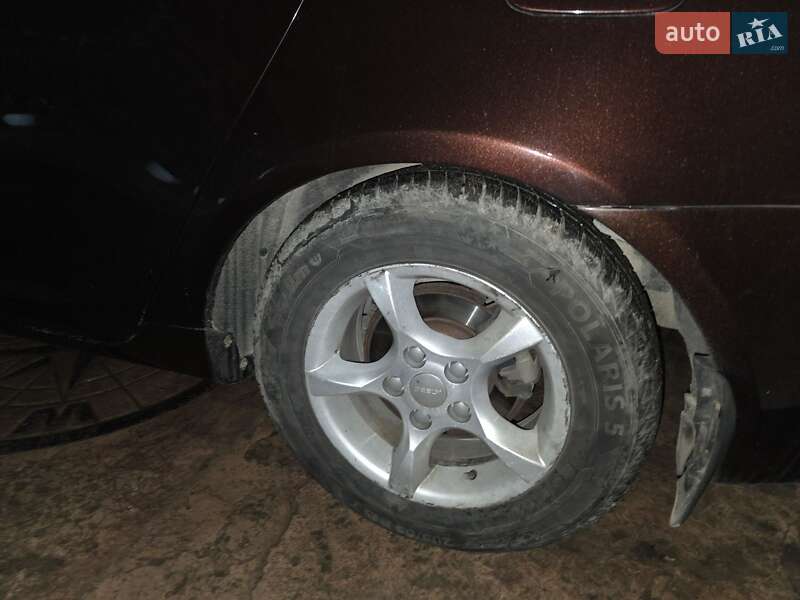 Седан Geely Emgrand 7 (EC7) 2013 в Ивано-Франковске