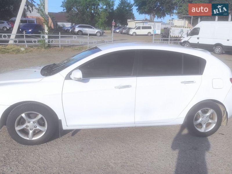Хетчбек Geely Emgrand 7 (EC7) 2013 в Вараші