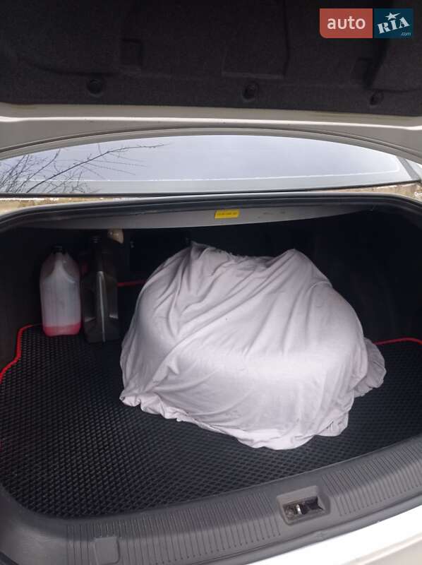 Седан Geely Emgrand 8 (EC8) 2014 в Кривом Роге