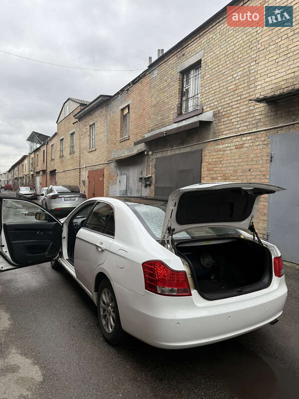 Седан Geely Emgrand 8 (EC8) 2014 в Києві