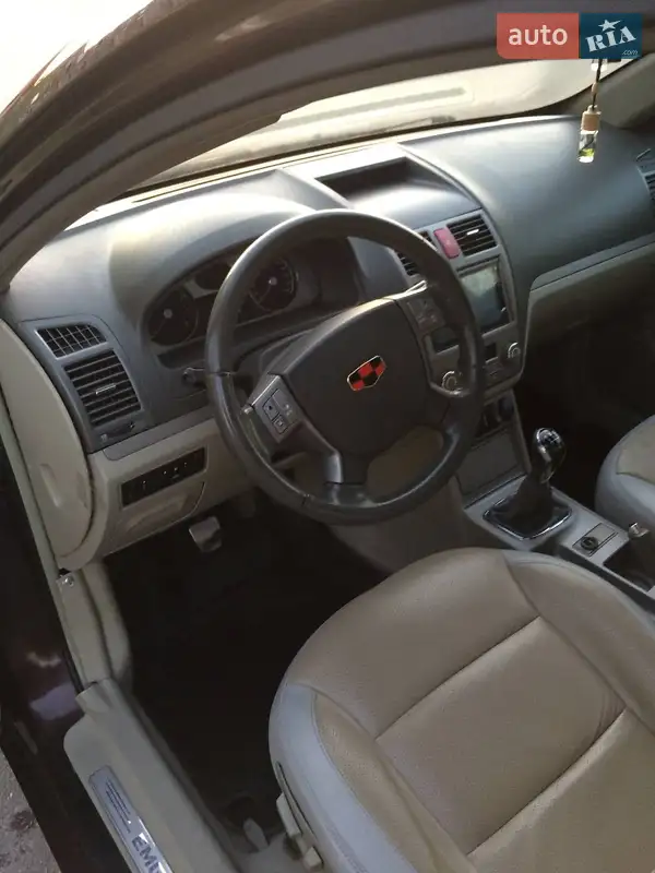 Хэтчбек Geely Emgrand EC7-RV 2011 в 