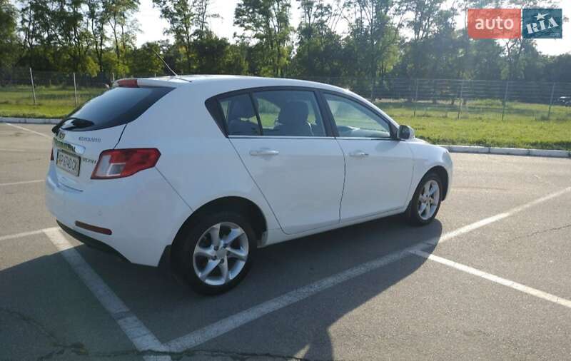 Хетчбек Geely Emgrand EC7-RV 2013 в Запоріжжі
