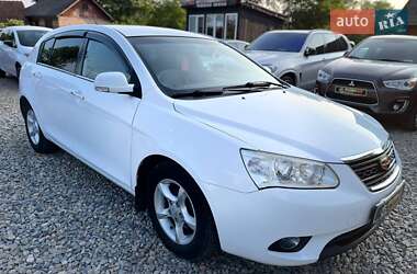 Хэтчбек Geely Emgrand EC7-RV 2013 в 