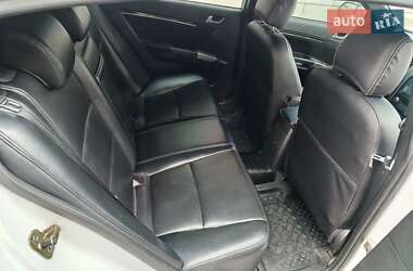 Хетчбек Geely Emgrand EC7-RV 2012 в 