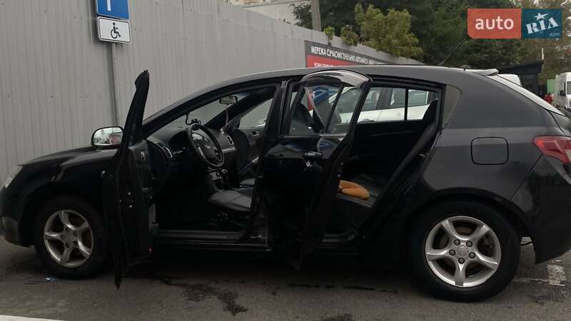 Хэтчбек Geely Emgrand EC7-RV 2014 в Киеве фото 3 Хэтчбек Geely Emgrand EC7-RV 2014 в Киеве