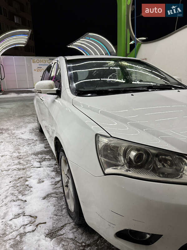 Хетчбек Geely Emgrand EC7-RV 2015 в Києві