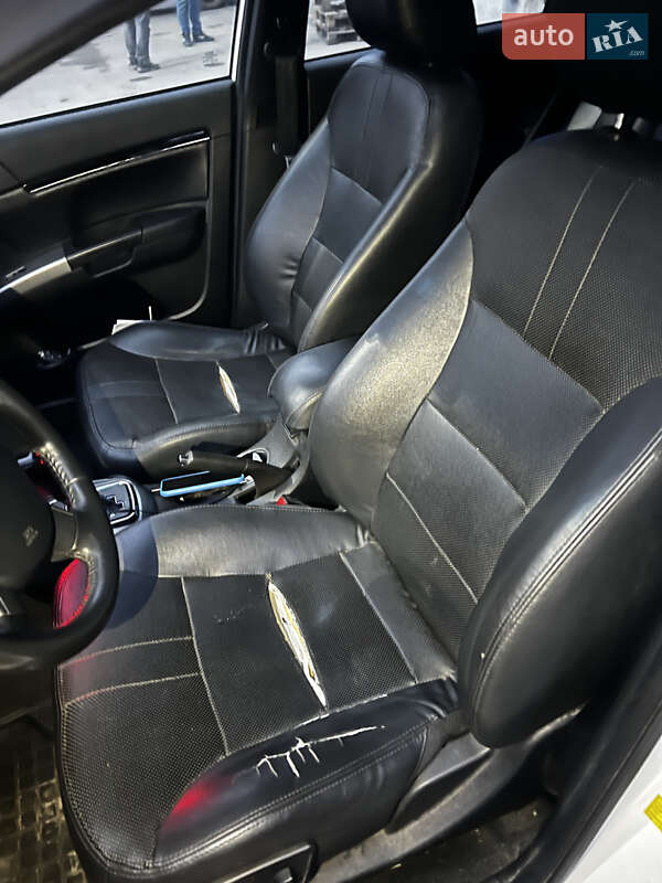 Хетчбек Geely Emgrand EC7-RV 2015 в Києві