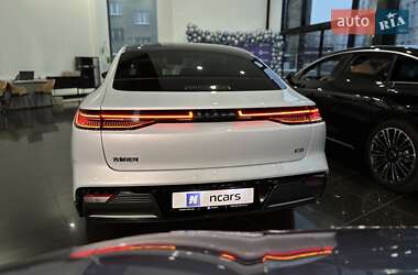 Седан Geely Galaxy E8 2024 в 