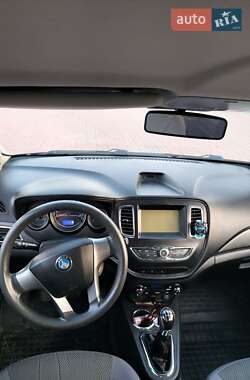 Хэтчбек Geely GC5 2015 в 