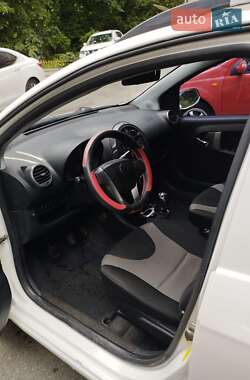 Хэтчбек Geely GХ2 2013 в 