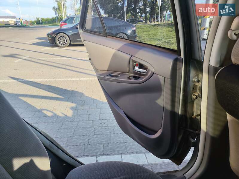Седан Geely MK-2 2011 в Бучі