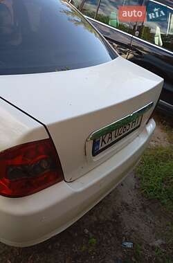 Хэтчбек Geely MK-2 2012 в 