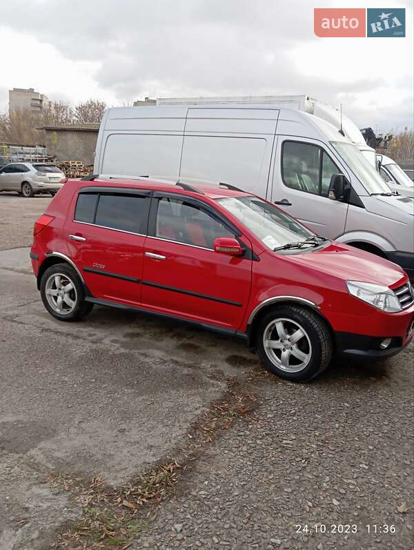 Geely MK Cross 2012