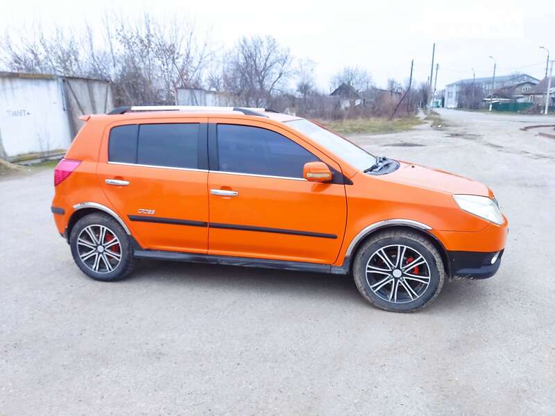 Geely MK Cross 2013