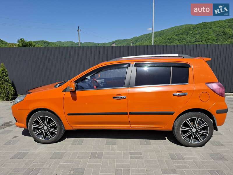 Хэтчбек Geely MK Cross 2013 в Долине