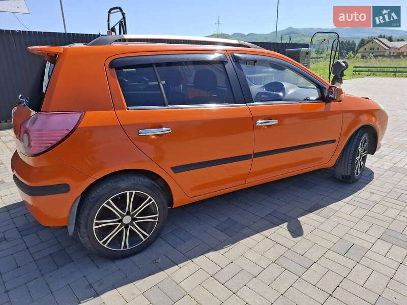 Хэтчбек Geely MK Cross 2013 в Долине