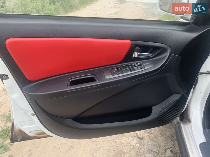 Хэтчбек Geely MK Cross 2013 в Киеве