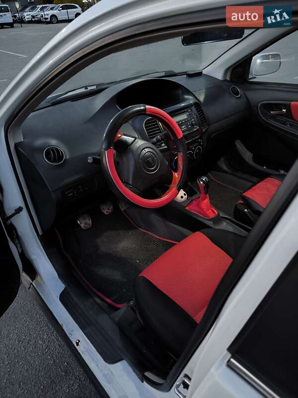 Хэтчбек Geely MK Cross 2012 в Запорожье