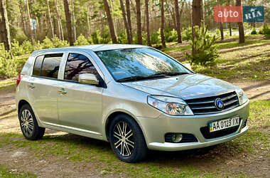 Хэтчбек Geely MK Cross 2010 в 