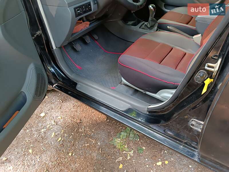 Хэтчбек Geely MK Cross 2010 в Сребном