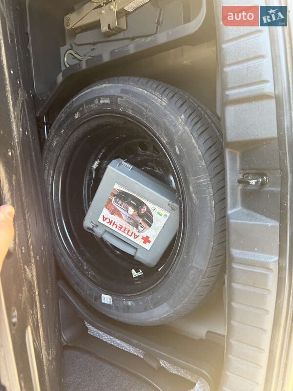 Хэтчбек Geely MK Cross 2015 в Ивано-Франковске фото 15 Хэтчбек Geely MK Cross 2015 в Ивано-Франковске