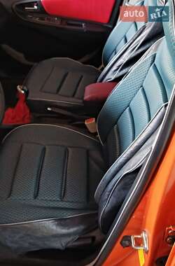 Хетчбек Geely MK Cross 2012 в 