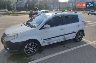 Хэтчбек Geely MK Cross 2012 в 