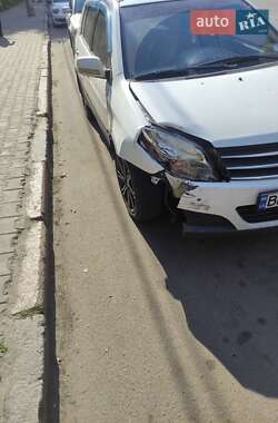 Хэтчбек Geely MK Cross 2012 в 