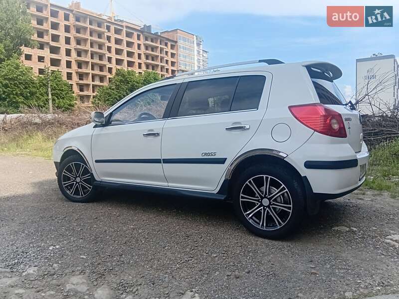 Geely MK Cross 2012