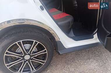 Хэтчбек Geely MK Cross 2012 в 