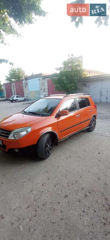Хэтчбек Geely MK Cross 2013 в Южноукраинске