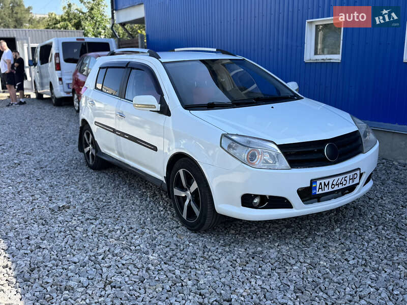 Geely MK Cross 2013