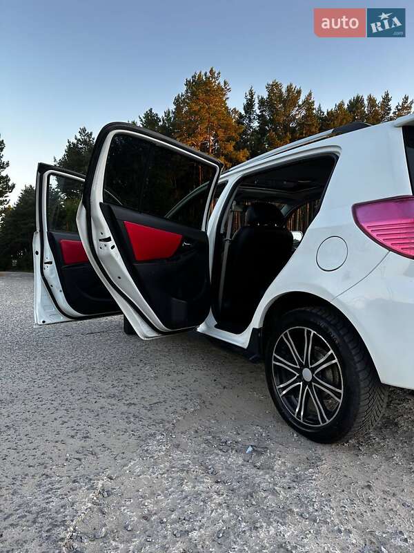 Хэтчбек Geely MK Cross 2013 в Остроге
