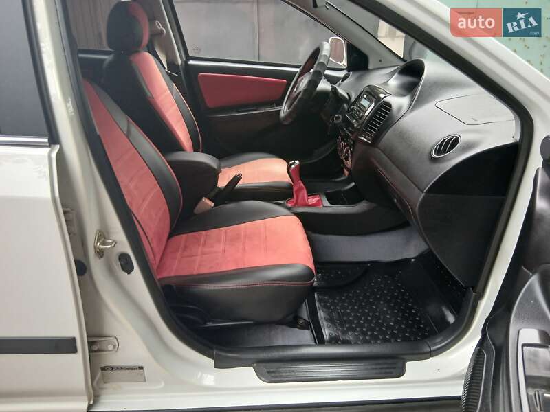 Хэтчбек Geely MK Cross 2014 в Запорожье
