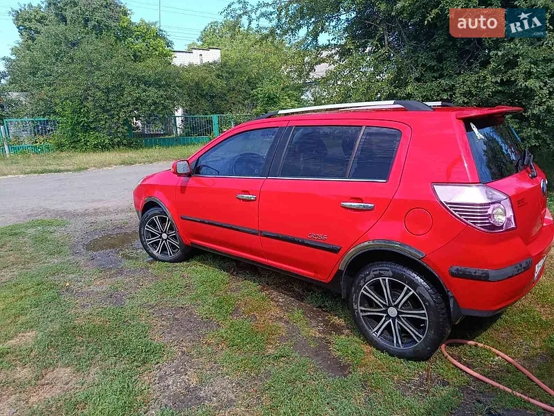 Geely MK Cross 2013