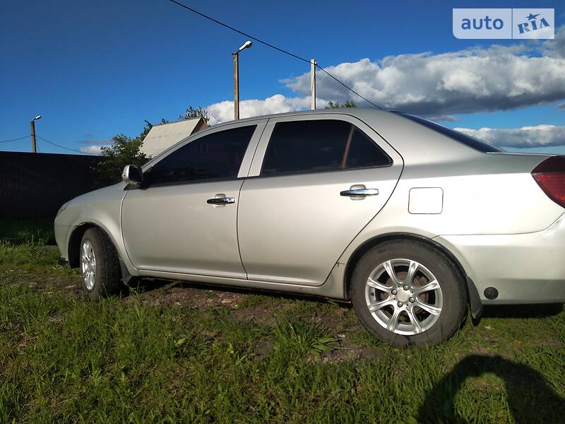 Седан Geely MK 2014 в Пирятині