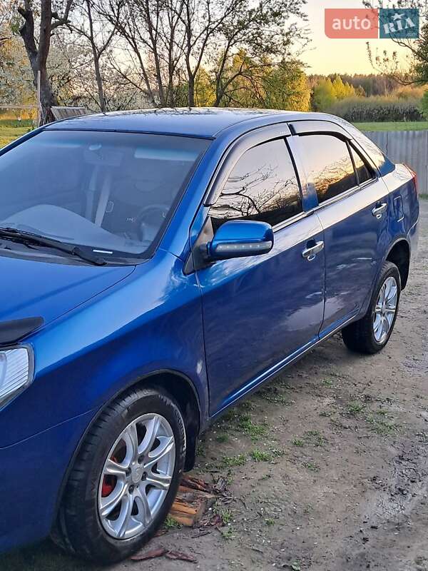 Седан Geely MK 2008 в Дерно