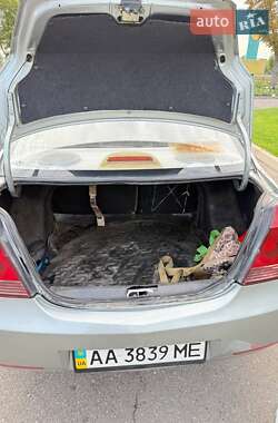 Седан Geely MK 2012 в 