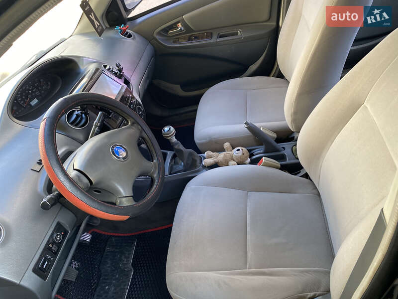 Седан Geely MK 2011 в Львові