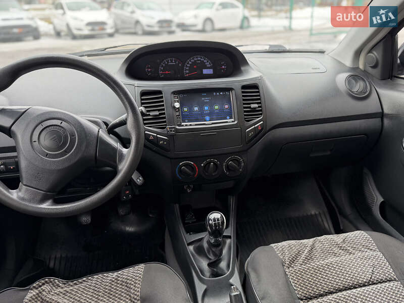 Седан Geely MK 2012 в Шептицькому