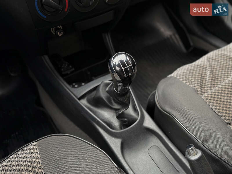 Седан Geely MK 2012 в Шептицькому