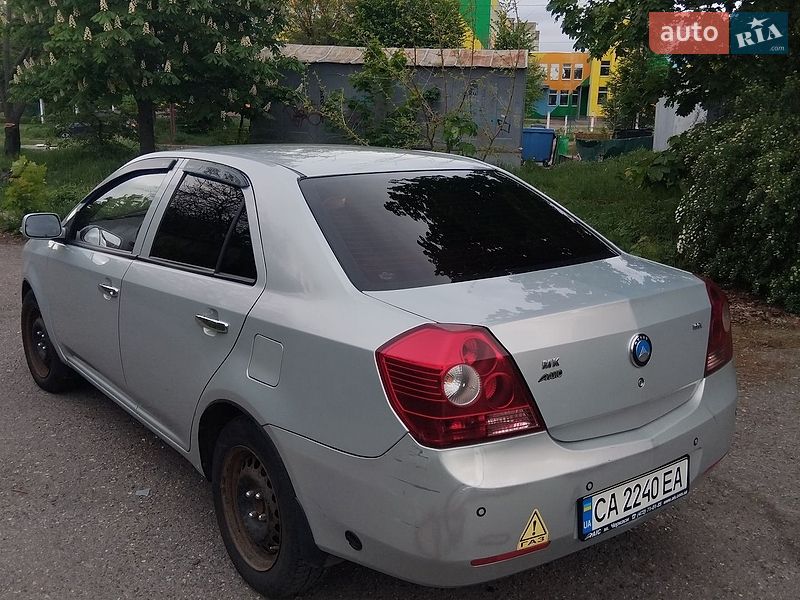 Седан Geely MK 2011 в Смілі
