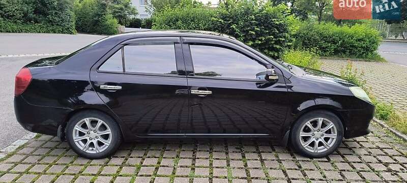 Седан Geely MK 2008 в Ромнах