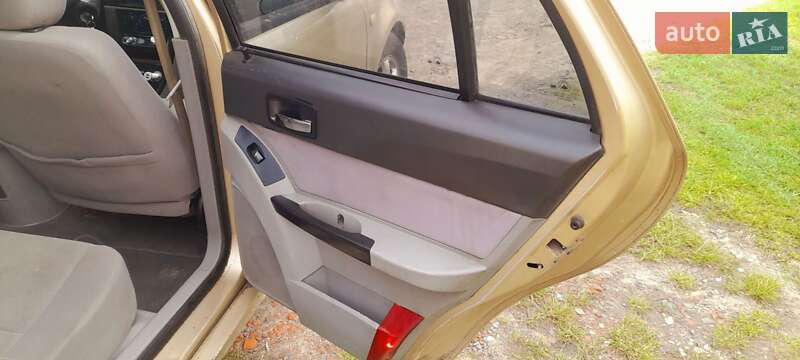 Седан Geely MR 2008 в Владимирце