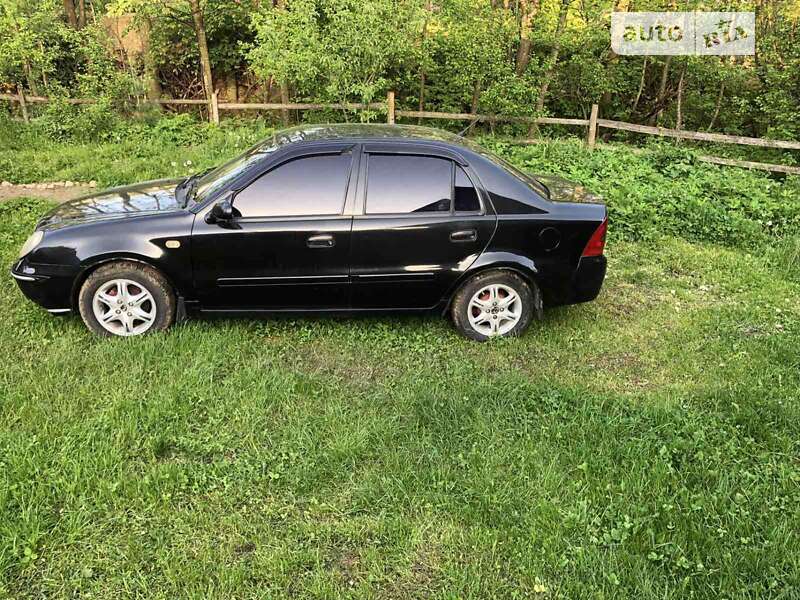 Седан Geely MR 2008 в Долині